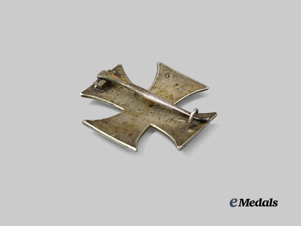 germany,_imperial._a1914_iron_cross_i_class,_privately-_purchased_example,_by_paul_meybauer_e_medals__g61823_4