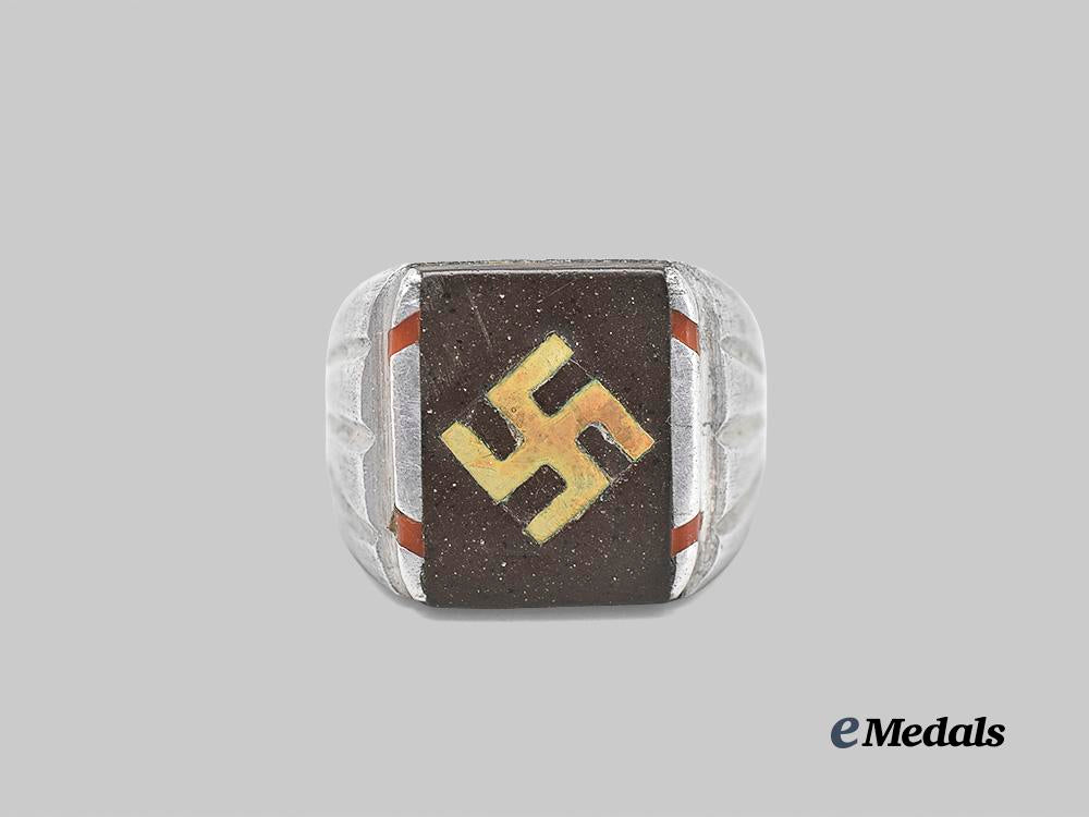 germany,_third_reich._a_patriotic_ring_e_medals__g61847_2