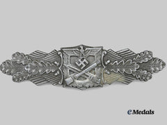 Germany, Wehrmacht. A Close Combat Clasp, Bronze Grade, Third Pattern by Friedrich Linden