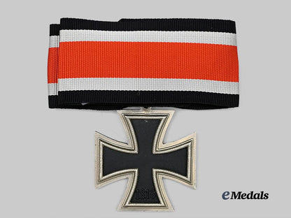 germany,_federal_republic._a_knight’s_cross_of_the_iron_cross,_exhibition_example_by_rudolf_souval,_c.1960_e_medals__g61854_4