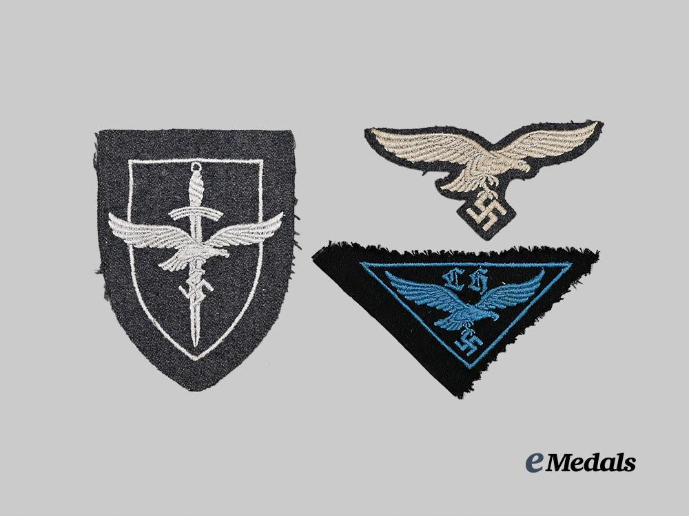 germany,_luftwaffe._a_mixed_lot_of_cloth_insignia_e_medals__g61857_2