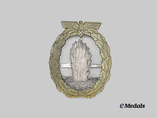 germany,_kriegsmarine._a_minesweeper_war_badge,_variation3,_late-_war_zink_version_by_wilhelm_deumer_e_medals__g61861_2