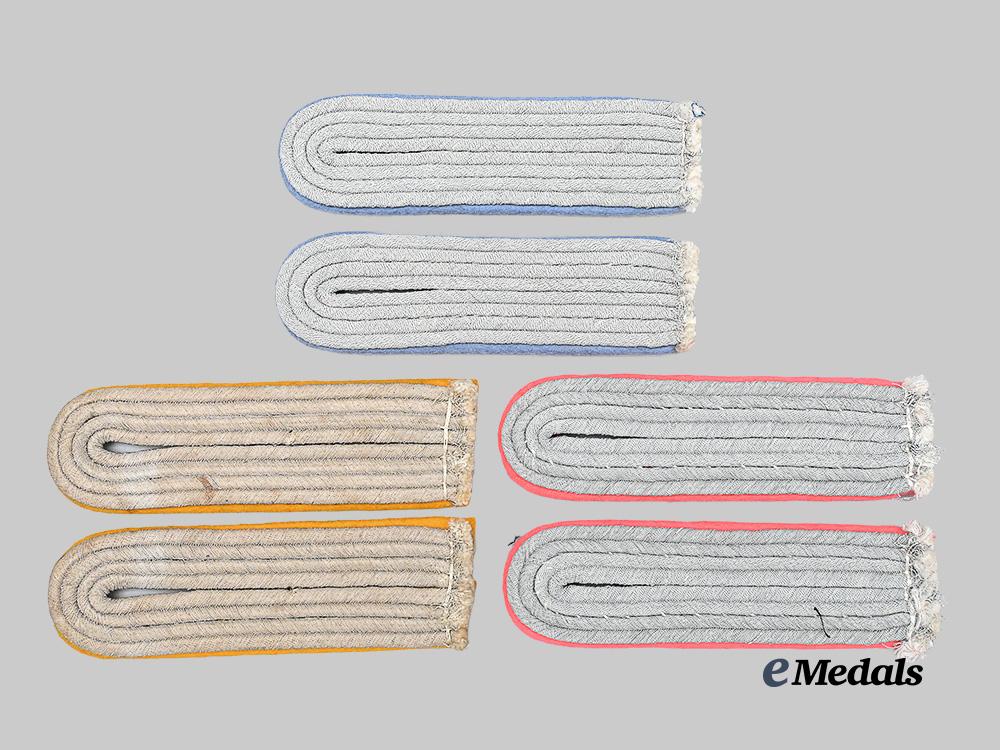 germany,_heer._a_mixed_lot_of_shoulder_boards_for_leutnant_ranks_e_medals__g61869_2