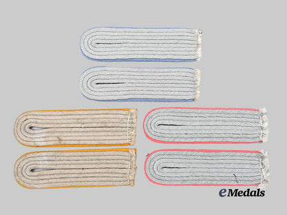 germany,_heer._a_mixed_lot_of_shoulder_boards_for_leutnant_ranks_e_medals__g61869_2