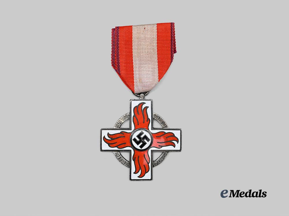 germany,_third_reich._a_fire_brigade_honour_award,_i_i_class_e_medals__g61872_2