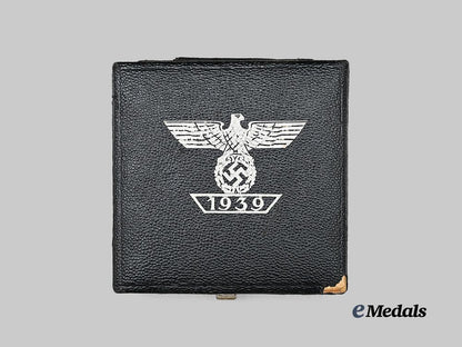 germany,_wehrmacht._a1939_clasp_to_the_iron_cross_i_class,_type_b_with_case,_by_b._h._mayer_e_medals__g61880_2