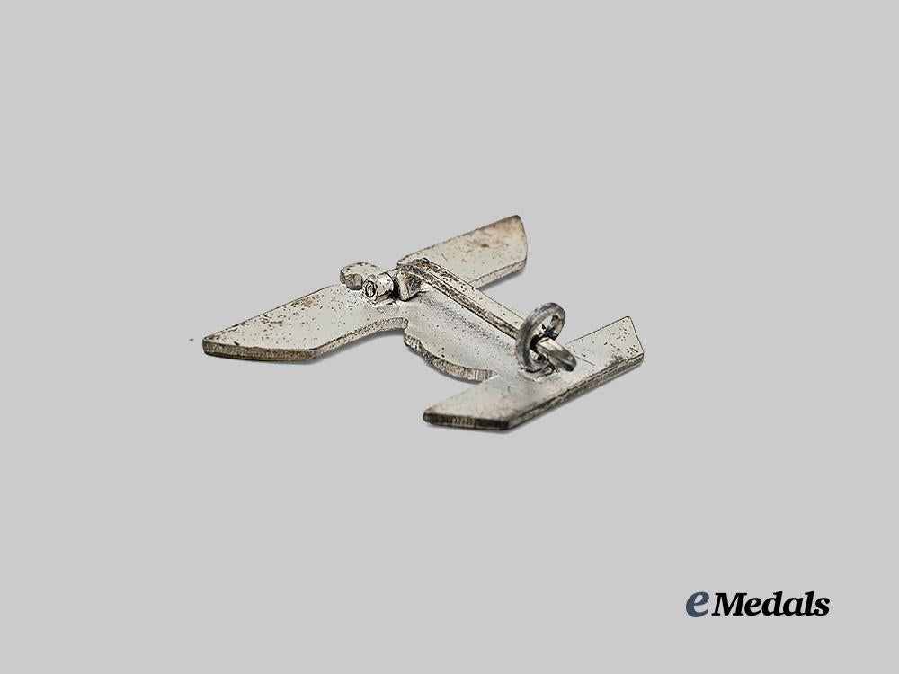 germany,_wehrmacht._a1939_clasp_to_the_iron_cross_i_class,_type_b_with_case,_by_b._h._mayer_e_medals__g61880_7
