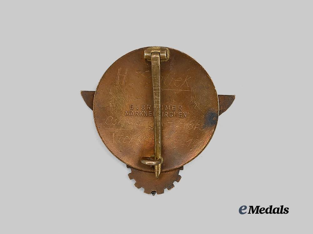 germany,_h_j._a_national_trade_competition_victor’s_badge,_owner-_attributed_example,_by_gustav_brehmer_e_medals__g61910_3