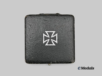 germany,_wehrmacht._a1939_iron_cross_i_class,_with_case,_by_paul_meybauer_e_medals__g61932_2