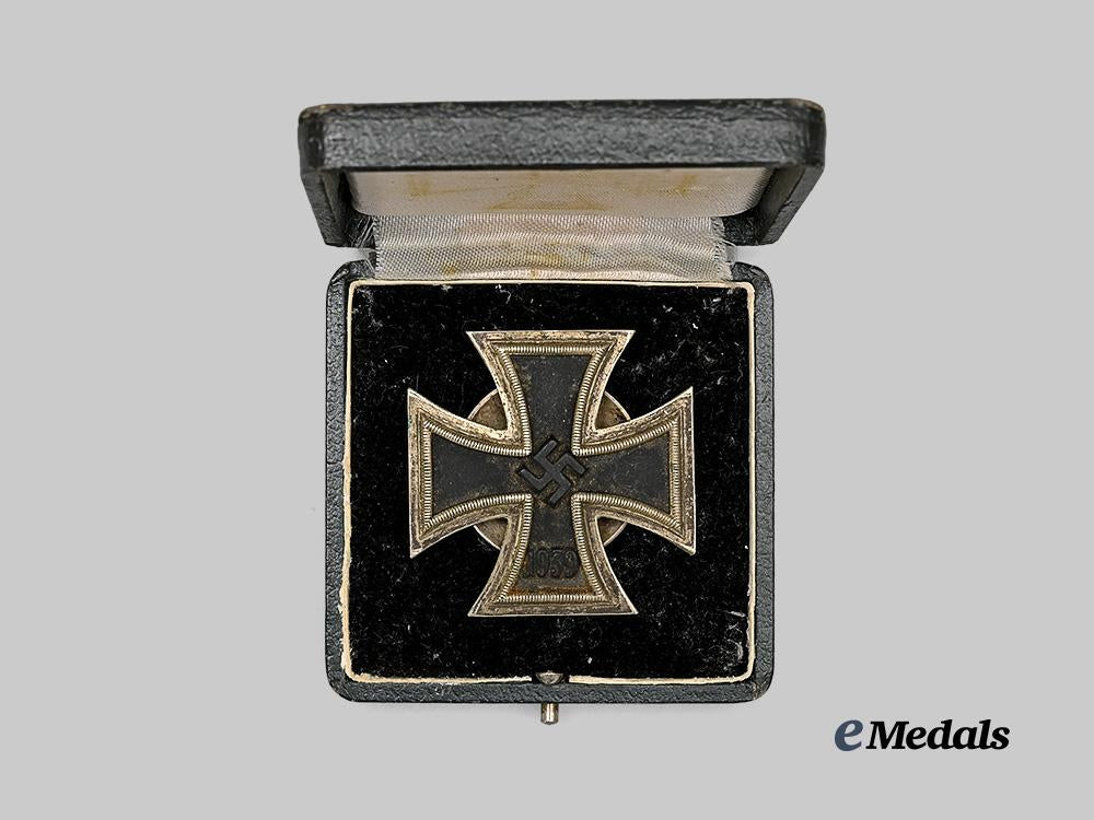 germany,_wehrmacht._a1939_iron_cross_i_class,_with_case,_by_paul_meybauer_e_medals__g61932_3