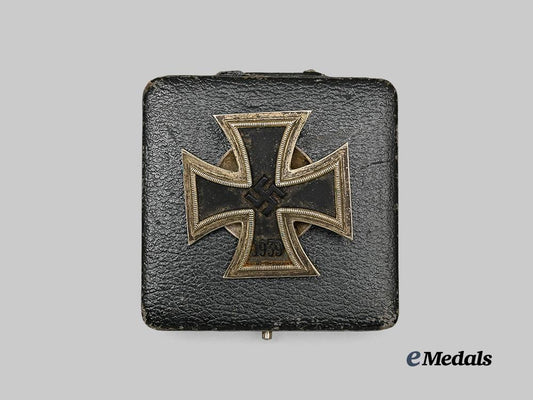 germany,_wehrmacht._a1939_iron_cross_i_class,_with_case,_by_paul_meybauer_e_medals__g61932_4