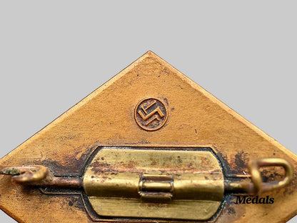 germany,_third_reich._a_national_socialist_war_victim’s_care_honour_badge,_gau_level,_by_steinhauer&_lück_e_medals__g61933_4