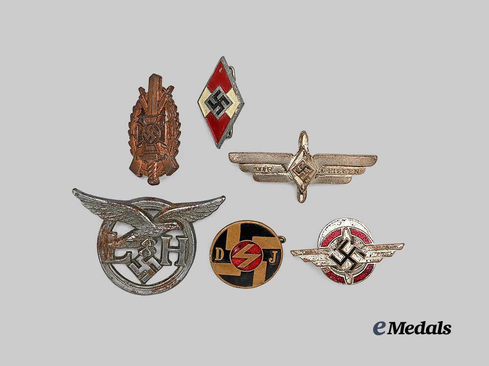 germany,_third_reich._a_mixed_lot_of_badges_e_medals__g61934_2