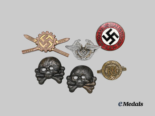 germany,_third_reich._a_mixed_lot_of_badges_and_insignia_e_medals__g61937_2