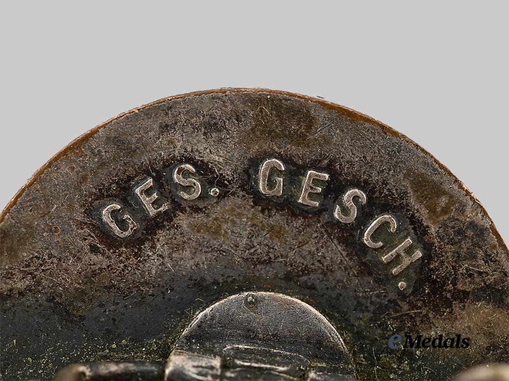 germany,_third_reich._a_reich_union_of_large_families_kreisverbandsleiter_service_badge_e_medals__g61938_6