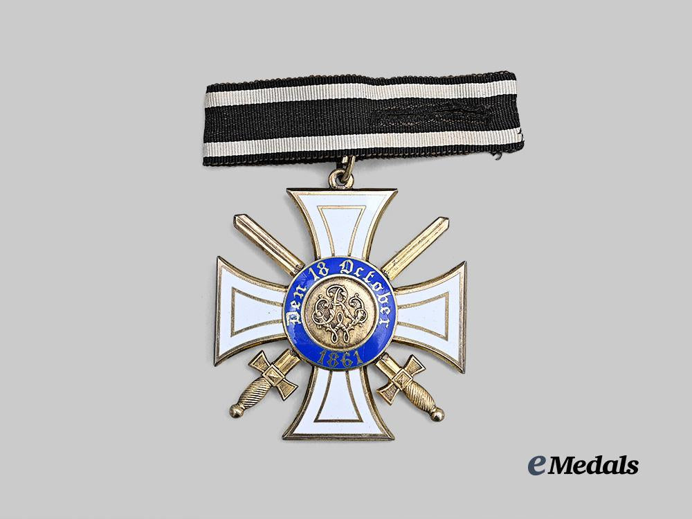 prussia,_kingdom._an_order_of_the_crown,_i_i_class_cross_with_swords,_by_johann_wagner&_sohn_c.1916_e_medals__g61957_3