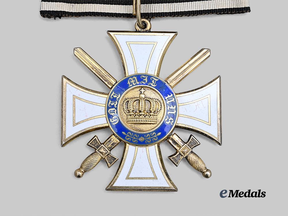 prussia,_kingdom._an_order_of_the_crown,_i_i_class_cross_with_swords,_by_johann_wagner&_sohn_c.1916_e_medals__g61957_6