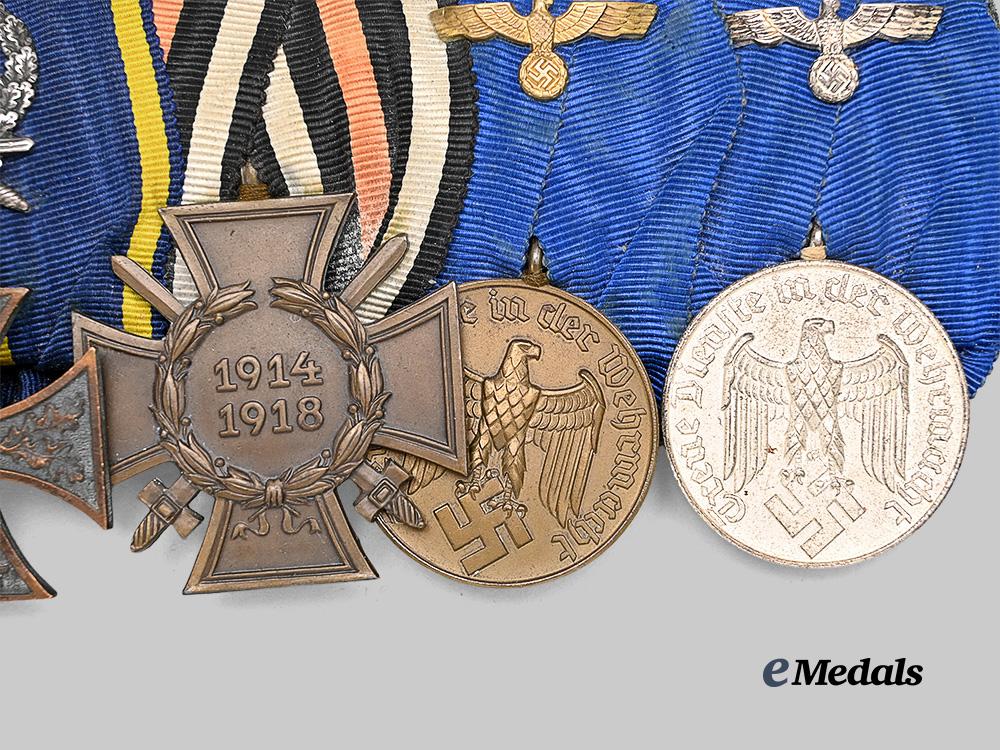 germany,_imperial._a_long_service_medal_bar_for_a_braunschweig_first_world_war_combatant,_with_ribbon_bar_e_medals__g61961_3