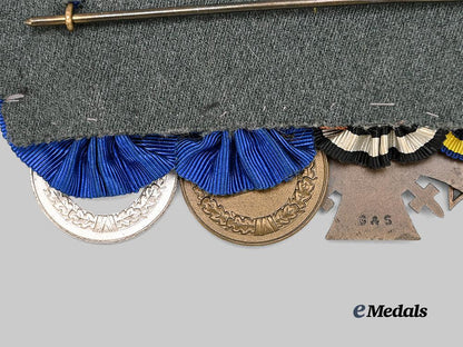 germany,_imperial._a_long_service_medal_bar_for_a_braunschweig_first_world_war_combatant,_with_ribbon_bar_e_medals__g61961_7