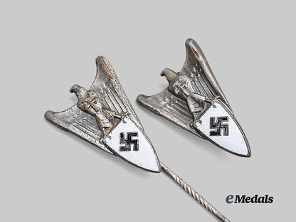 germany,_third_reich._a_pair_of_treuewerk_membership_badges_e_medals__g61966_3