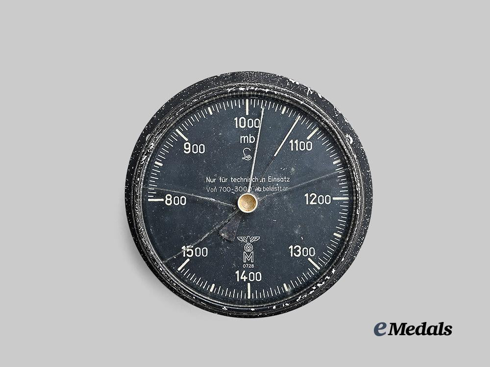 germany,_kriegsmarine._a_u-_boat_barometer,_by_g._lufft_metallbarometerfabrik_e_medals__g61973_2