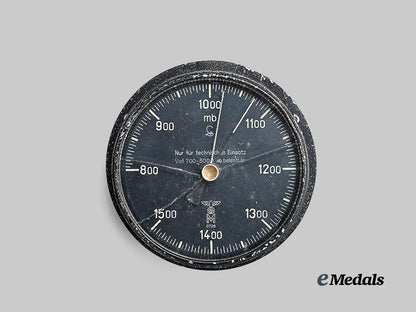 germany,_kriegsmarine._a_u-_boat_barometer,_by_g._lufft_metallbarometerfabrik_e_medals__g61973_2