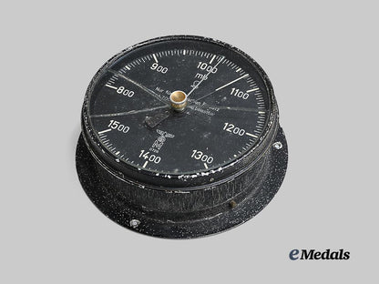 germany,_kriegsmarine._a_u-_boat_barometer,_by_g._lufft_metallbarometerfabrik_e_medals__g61973_4
