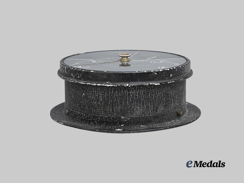 germany,_kriegsmarine._a_u-_boat_barometer,_by_g._lufft_metallbarometerfabrik_e_medals__g61973_7