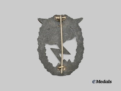 germany,_luftwaffe._a_ground_assault_badge,_late-_war_example,_by_j._e._hammer&_söhne_e_medals__g61976_3