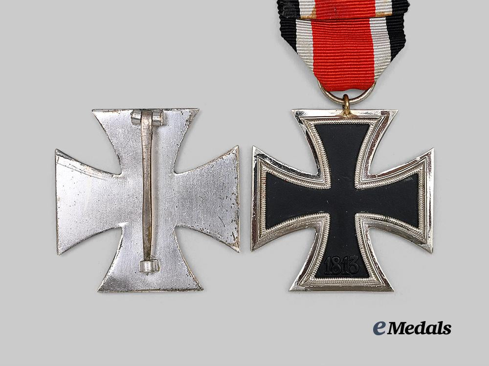 germany,_federal_republic._a_pair_of1939_iron_crosses,_i_i_and_i_class,1957_variants_e_medals__g61980_4
