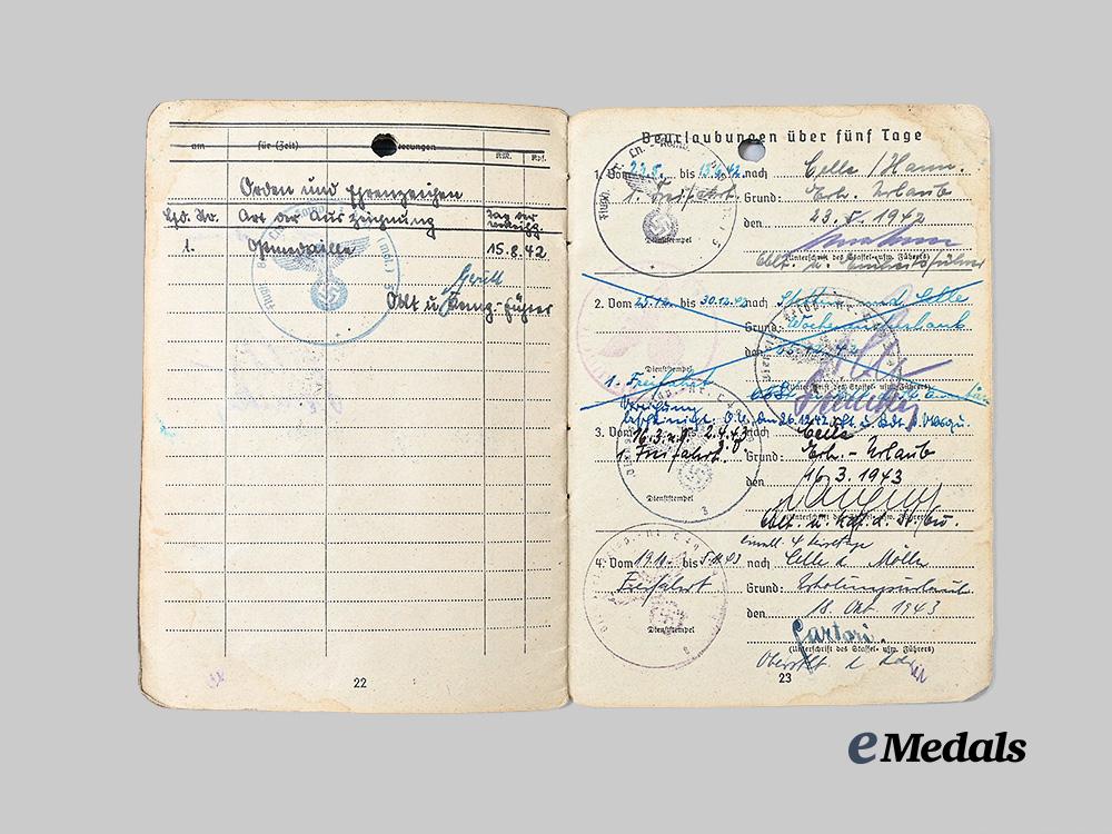 germany,_luftwaffe._a_soldbuch_to_unteroffizier_felix_böhre,_luftwaffe_field_divisions_e_medals__g61989_9