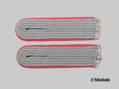 germany,_heer._a_set_of_panzer_troops_leutnant_shoulder_boards_e_medals__g61995_2