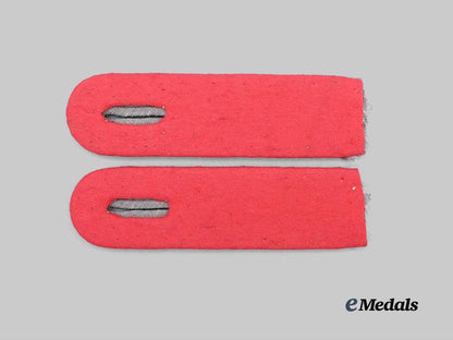 germany,_heer._a_set_of_panzer_troops_leutnant_shoulder_boards_e_medals__g61995_3