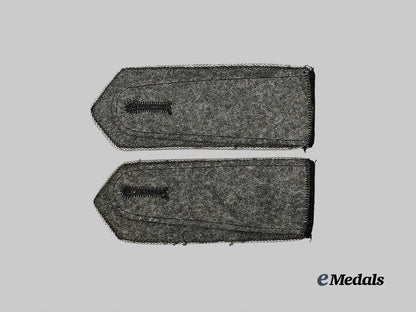 germany,_ordnungspolizei._a_set_of_sicherheitspolizei/_schutzmannschaft_shoulder_straps_for_officer_ranks_e_medals__g62018_3