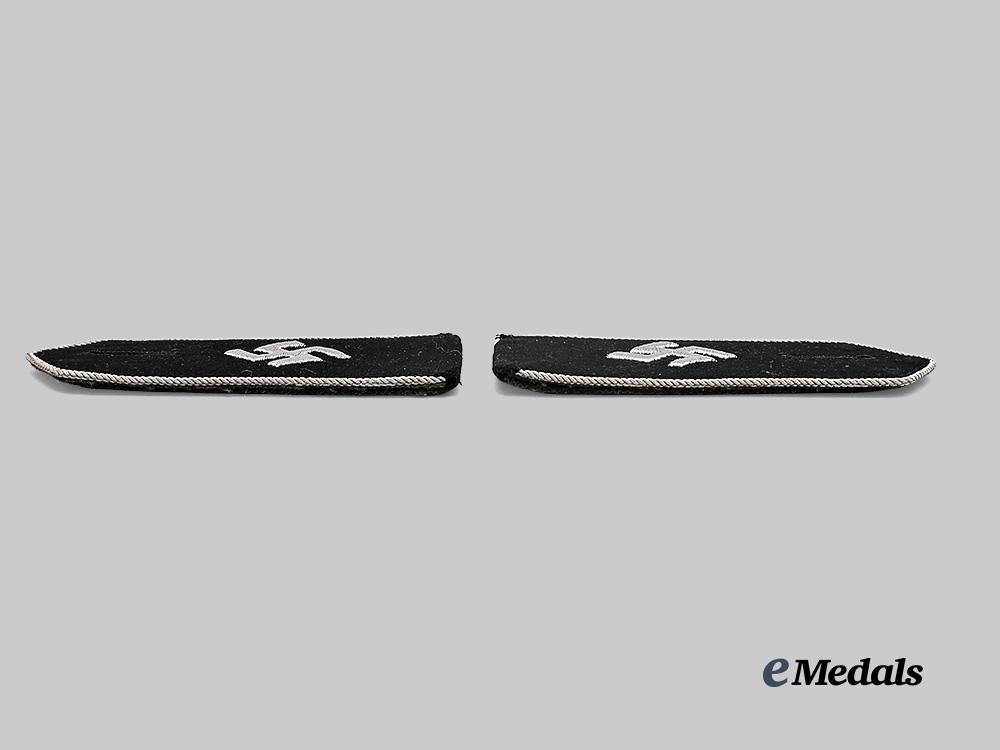 germany,_ordnungspolizei._a_set_of_sicherheitspolizei/_schutzmannschaft_shoulder_straps_for_officer_ranks_e_medals__g62018_4