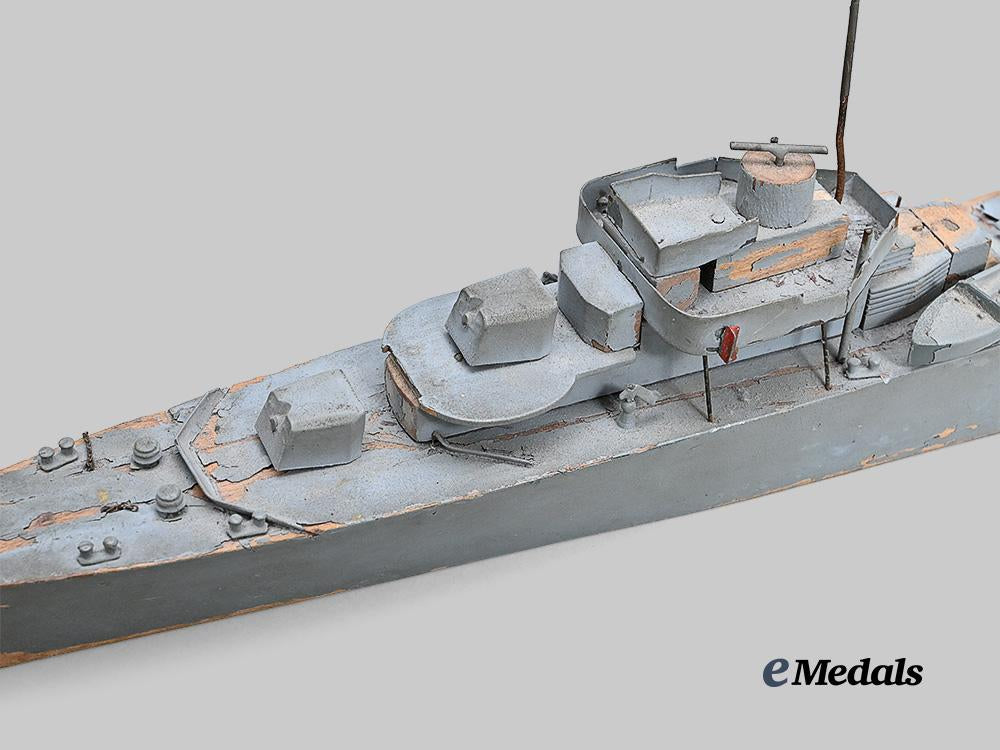 germany,_kriegsmarine._a_wartime_destroyer_desk_model_e_medals__g62019_5