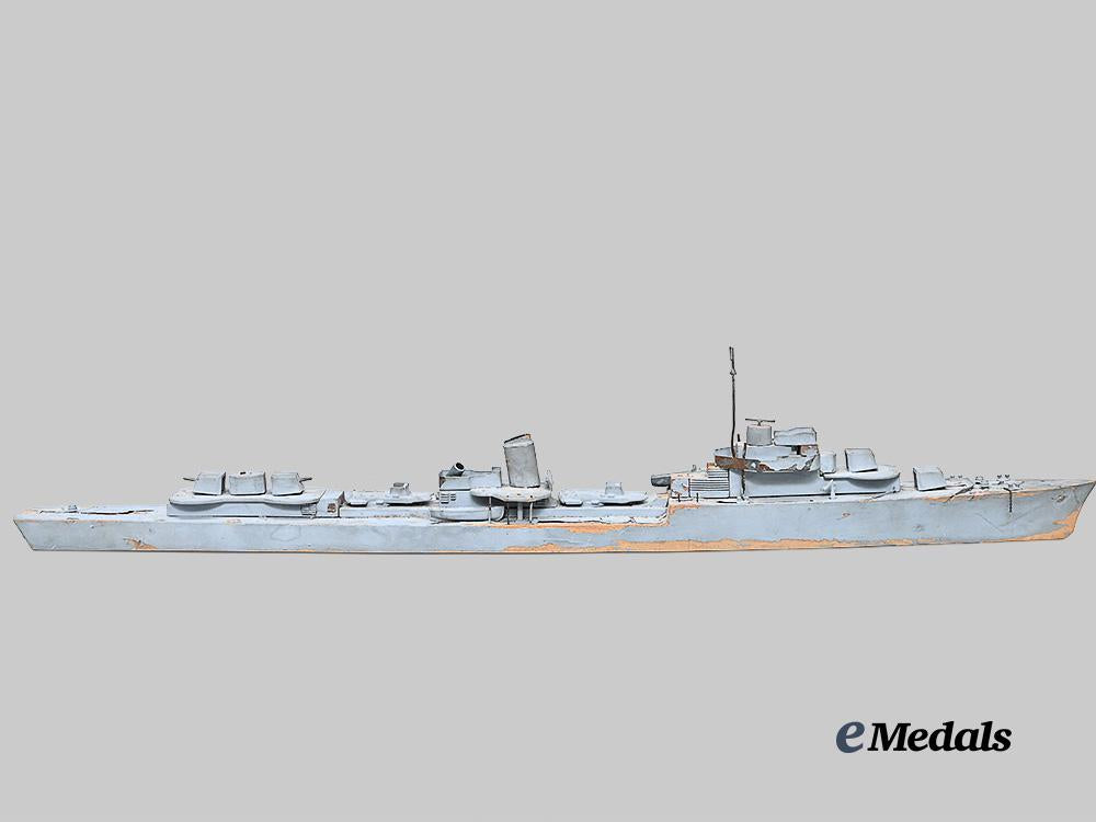 germany,_kriegsmarine._a_wartime_destroyer_desk_model_e_medals__g62019_6