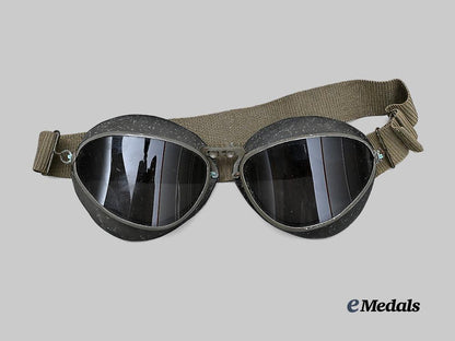 germany,_wehrmacht._a_complete_set_of_motorcycle_dust_goggles‘_kradmelderbrille’,_by_otto_weber_e_medals__g62020_5