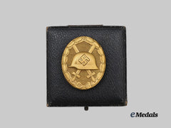 Germany, Wehrmacht. A Gold Grade Wound Badge, Wide Pin Variant with Case, by the Vienna Mint