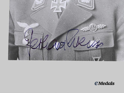 germany,_third_reich._a_lot_of_post-_war_signed_knight’s_cross_winner_photographs_e_medals__g62060_5