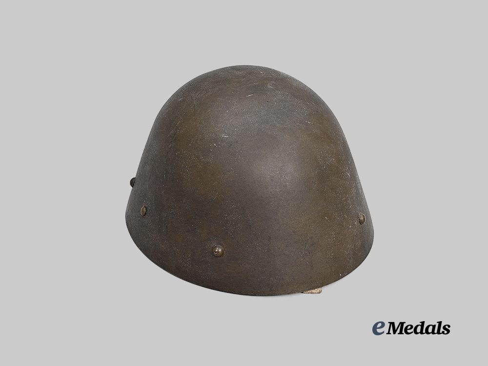 bohemia_and_moravia,_protectorate._a_rare_government_army_m32_steel_helmet_e_medals__g62063_3