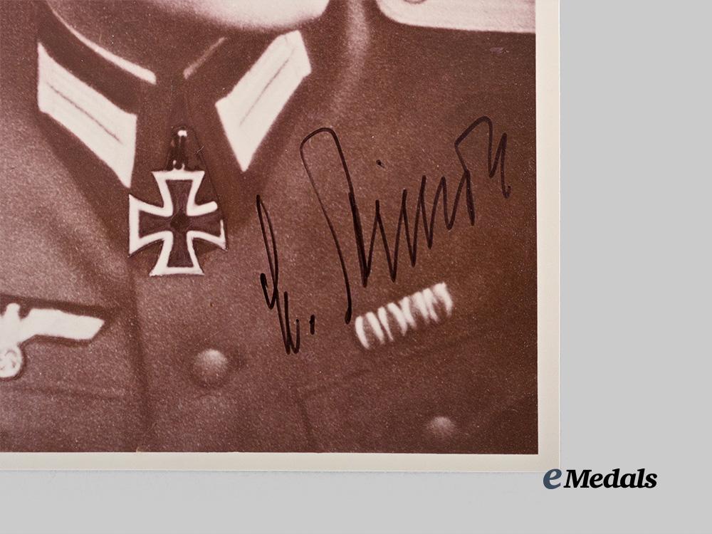 germany,_third_reich._a_lot_of_post-_war_signed_knight’s_cross_winner_photographs_e_medals__g62085_3