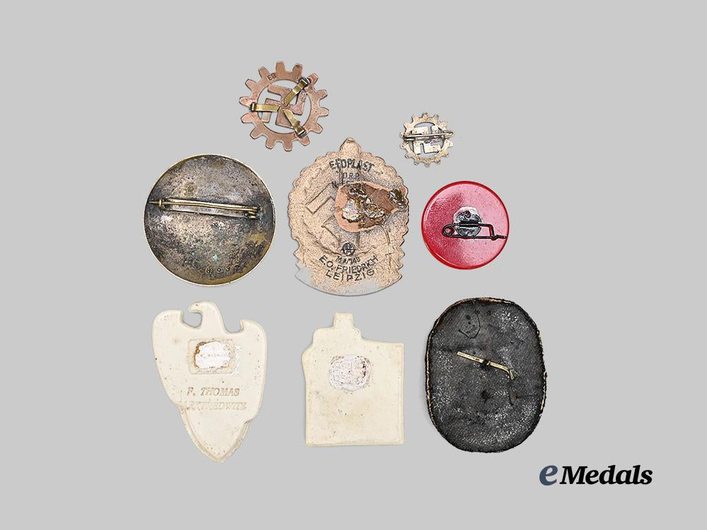 germany,_third_reich._a_mixed_lot_of_badges_for_s_a_and_labour_personnel_e_medals__g62137_3
