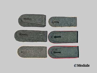 germany,_heer._a_mixed_lot_of_single_shoulder_straps_e_medals__g62145_3