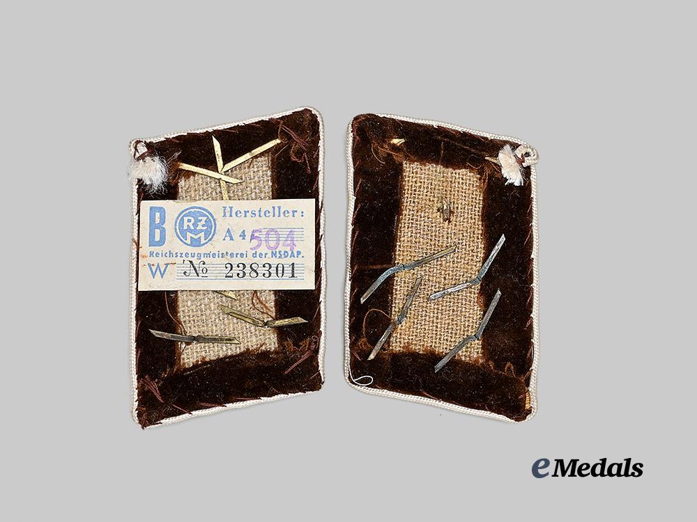 germany,_n_s_d_a_p._a_set_of_kreis-_level_obergemeinschaftsleiter_collar_tabs_e_medals__g62158_3