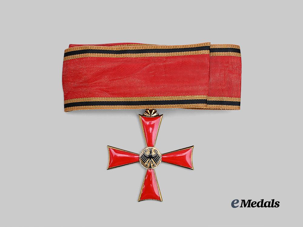germany,_federal_republic._an_order_of_merit_of_the_federal_republic,_knight_commander’s_cross_set_with_case,_by_steinhauer&_lück_e_medals__g62177_10