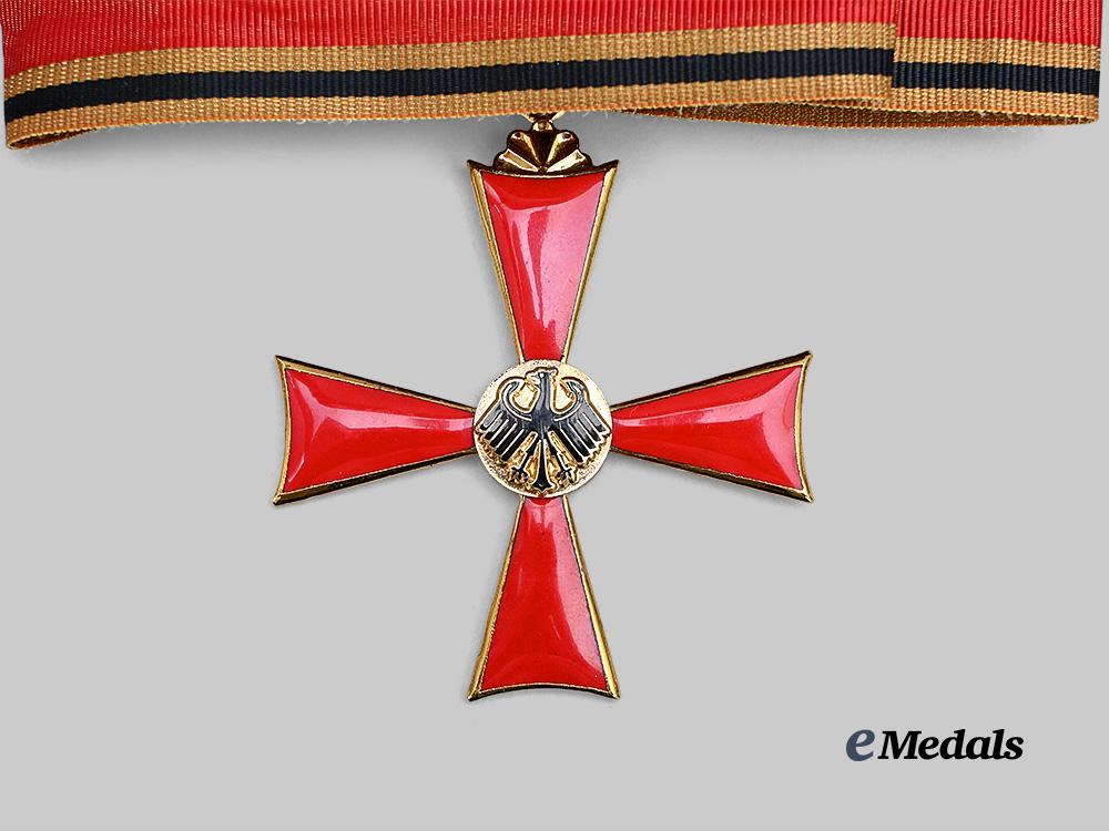 germany,_federal_republic._an_order_of_merit_of_the_federal_republic,_knight_commander’s_cross_set_with_case,_by_steinhauer&_lück_e_medals__g62177_11