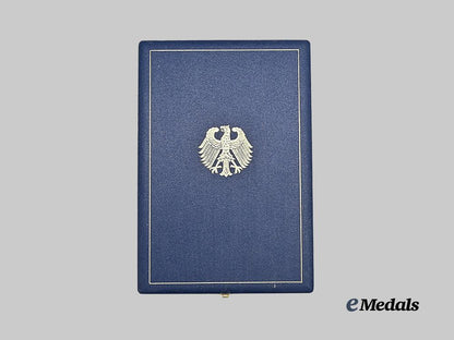germany,_federal_republic._an_order_of_merit_of_the_federal_republic,_knight_commander’s_cross_set_with_case,_by_steinhauer&_lück_e_medals__g62177_2
