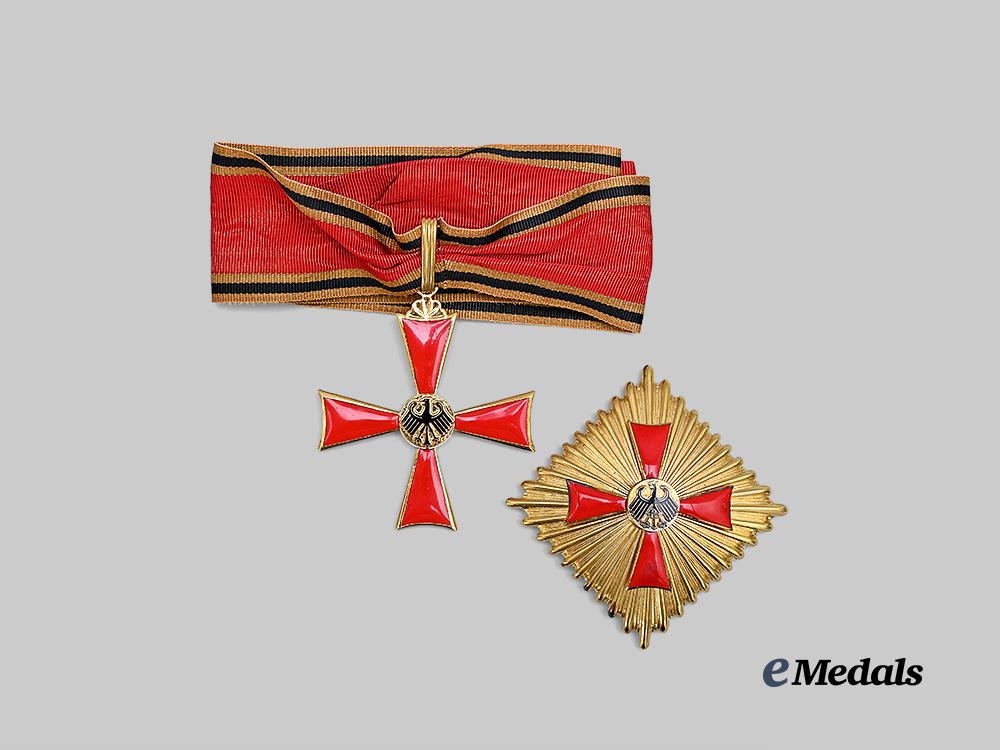 germany,_federal_republic._an_order_of_merit_of_the_federal_republic,_knight_commander’s_cross_set_with_case,_by_steinhauer&_lück_e_medals__g62177_7