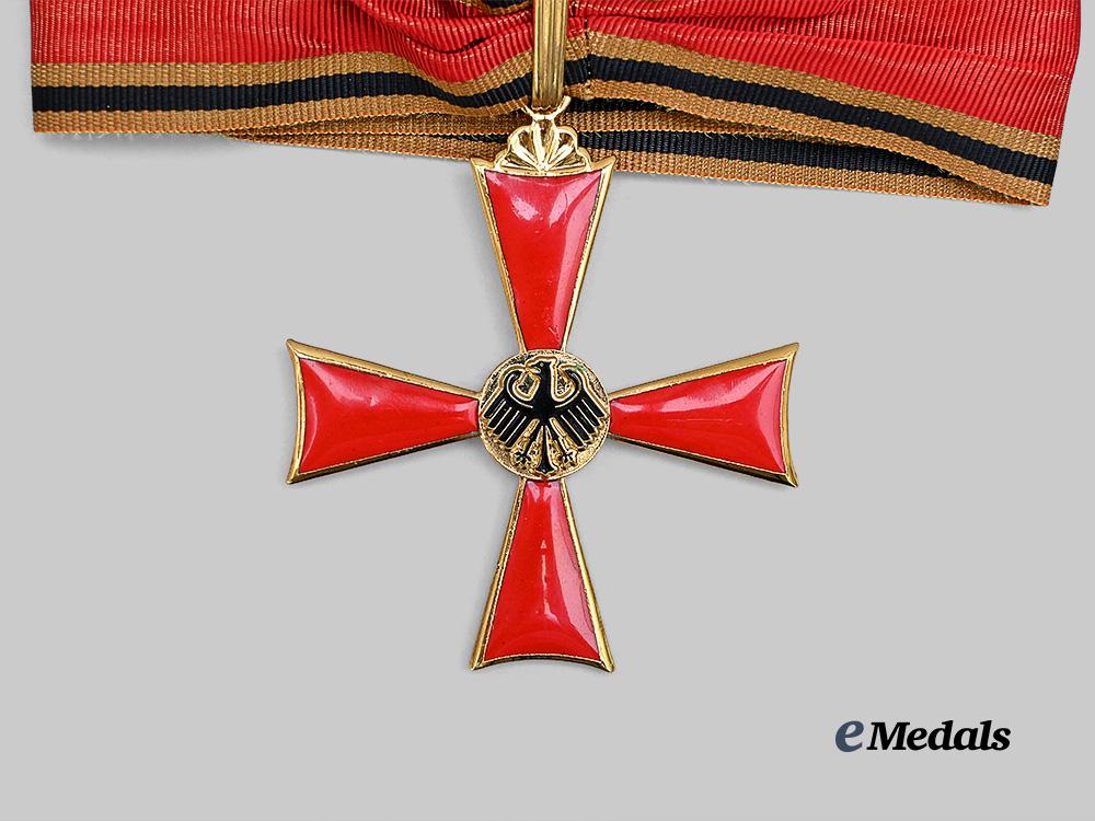germany,_federal_republic._an_order_of_merit_of_the_federal_republic,_knight_commander’s_cross_set_with_case,_by_steinhauer&_lück_e_medals__g62177_9